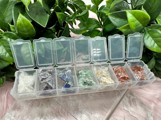 Chakra chips clea quartz black obsidian